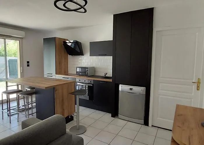Superbe Appartement Proche De Tout, Climatise.